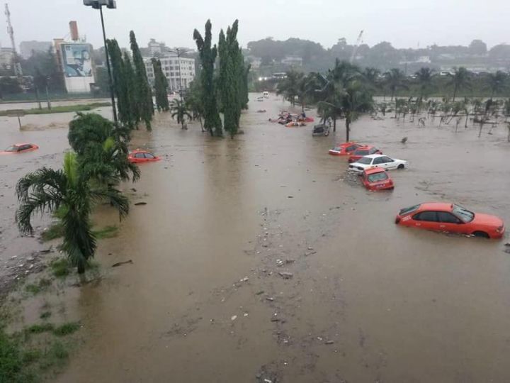 En période diluvienne, certain quartiers d'Abidjan sont gravement menacés