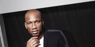Didier Drogba rend une visite surprise pour encourager la formation des éducatrices et éducateurs