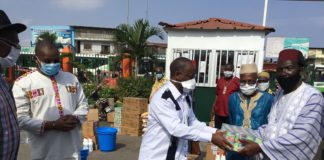 Côte d’Ivoire : JEUNE MUSULMAN ET LUTTE CONTRE LE Covid 19/ NOUFE MICHEL FAIT DON A LA COMMUNAUTE SENOUFO DU DISTRICT D’ABIDJAN