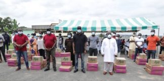 Côte d’Ivoire : Caravane solidarité dans les « Cité universitaires d’Abidjan »/ Le Premier ministre offre plusieurs Tonnes de riz et d’huile aux étudiants résidents