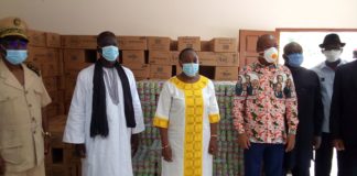 Côte d’Ivoire -Toumodi/Le Premier Ministre Amadou Gon Coulibaly offre 8 tonnes de sucre et 112 packs de lait à la communauté musulmane du Bélier