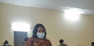 Côte d’Ivoire : Toumodi -Covid 19 La sénatrice du Bélier Tamini Adjoua N’Go Louise offre des kits sanitaires au lycée Jean Delafosse