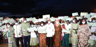Côte d’Ivoire : Visite d’Etat dans le Moronou / La 1ère Dame offre 1 milliard 300 millions de F CFA. de FAFCI à la région