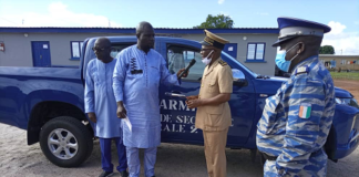Côte d’Ivoire : LUTTE CONTRE L’INSÉCURITÉ RURALE A TAFIRÉ/ LE DIRECTEUR GÉNÉRAL DES IMPÔTS DU HAMBOL RÉHABILITE UN BATIMENT ET OFFRE UN VÉHICULE À LA BRIGADE DE GENDARMERIE