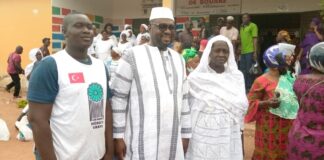 Côte d’Ivoire / L’honorable Bema Fofana vole au secours des veuves et des personnes en situation de handicap de Bouaké.