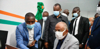 Côte d’Ivoire : Le premier ministre Patrick Archi inaugure le guichet emploi de l’Université Alassane Ouattara de Bouaké.