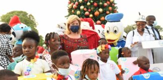 Côte d’Ivoire : Arbre de Noël 2021/ Dominique Ouattara offre un Noël magique à 15.000 enfants