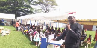 Côte d’Ivoire : Distribution des cadeaux de noël par l’UNJCI/ Jean Claude Coulibaly aux enfants des journalistes « nous vous aimons très fort »