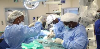 Côte d’Ivoirte : Santé auditive / le professeur belge Topsakal Vedat conduit la 5e mission cochléaire à HME de Bingerville