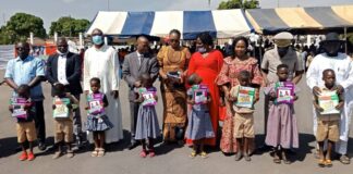 Côte d’Ivoire/ Tafiré: Distribution gratuite de 4000 manuels scolaires aux élèves