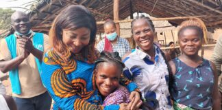 Côte d’Ivoire : après 11 ans au Libéria / La Représentante du HCR accueille des réfugiés ivoiriens