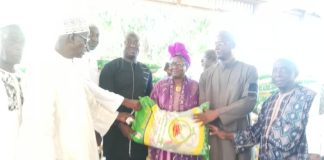 BOUAKE/ carême musulman : Le ministre Sidi Tiémoko Touré fait don de 30 T de riz et de sucre à la communauté musulmane du Gbêkê