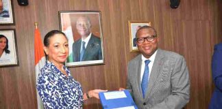 Côte d’Ivoire : Cérémonie de passation de charge / Le ministre Amadou Coulibaly remet les dossiers de la Francophonie à la nouvelle Ministre Françoise REMARCK