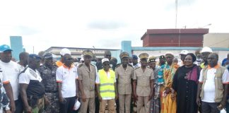 Côte d’Ivoire : Lutte contre l’insalubrité et protection de l’environnement à BONIEREDOUGOU/ Le Ministre BOUAKE Fofana lance la phase 2 du programme social du gouvernement dans le Hambol.