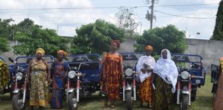 Côte d’Ivoire : Autonomisation de la femme / la GIZ offre des tricycles aux groupements agricoles féminines de la région de la Mé