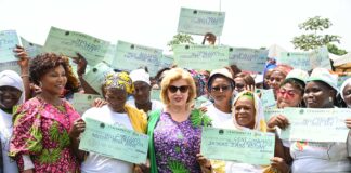 Côte d’Ivoire : Célébration officielle de la JIF 2023 à Yopougon/ La Première Dame, Madame Dominique Ouattara offre des dons de près d’1 milliard F CFA aux femmes de Yopougon