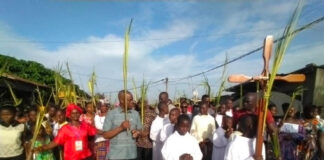 Côte d’Ivoire : Fête des rameaux/ Katinan Koné fait don de plus d’un million à la paroisse St-Jean Baptiste d’Adjouffou(commune de Port-Bouët)