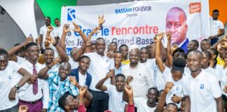 Côte d’Ivoire : 𝗚𝗿𝗮𝗻𝗱 𝗕𝗮𝘀𝘀𝗮𝗺 / le maire Jean louis MOULOT échange avec l𝗲𝘀 𝗷𝗲𝘂𝗻𝗲𝘀 de sa commune