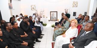 Côte d’Ivoire : Décès de Baba Coulibaly/ La Première Dame Dominique Ouattara aux côtés de la famille de l’animateur