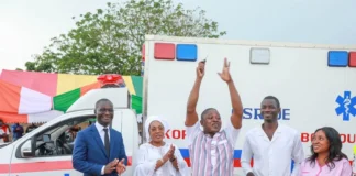 Côte d’Ivoire : Guitry/ Le CNS dote Koffesso Dioulabougou d’une ambulance et de matériel scolaire