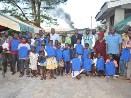 Côte d’Ivoire : PDCI RDA de Toumodi/ Les cadres et la JPDCI offrent des kits scolaires aux enfants des militants